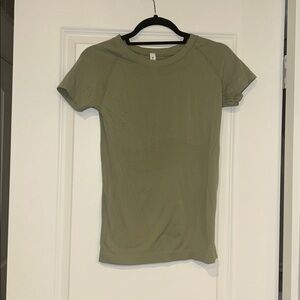 Athleta Sage Green Short Sleeve Top